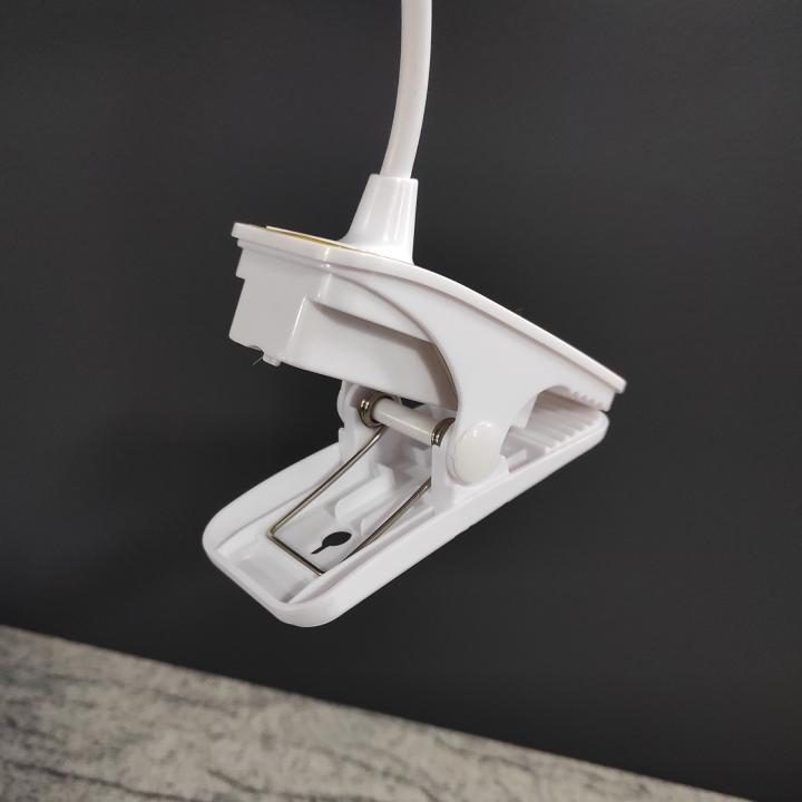 Фото Настольная LED-лампа портативная (от на батареек или USB) SH-5893 гибкая ножка, на прищепке  - Магазин MASMART