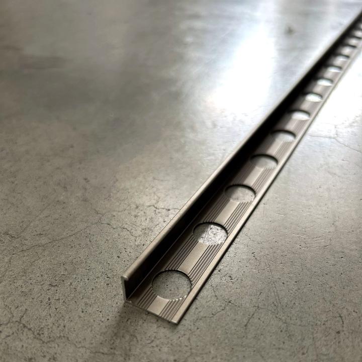 Фото Профиль для плитки АП 10 алюминиевый бронза 2,7 м Г-образный наружный торцевой  - Магазин MASMART