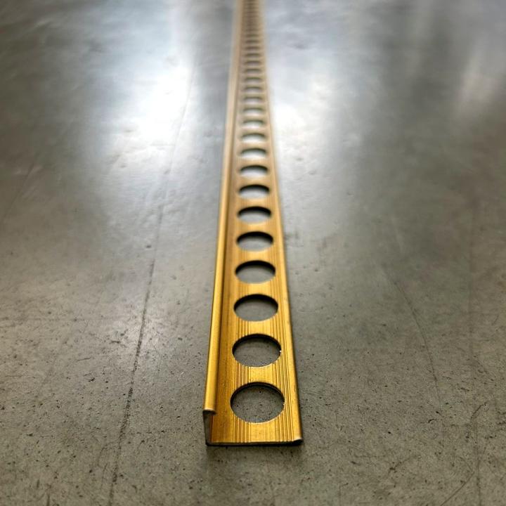 Фото Профіль для плитки АП 10 алюмінієвий золото 2,7 м Г-подібний зовнішній торцевий - Магазин MASMART