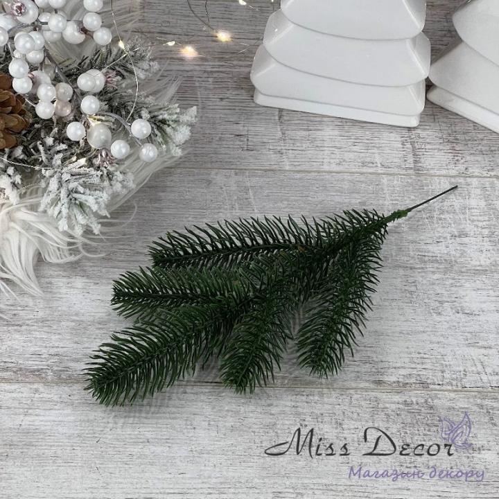 Фото Искусственная еловая веточка зеленая 30см MissDecor D-3958 - Магазин MASMART